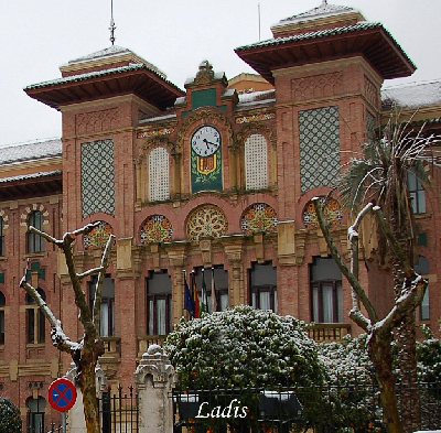 El Rectorado bajo la nieve visto por Ladis.