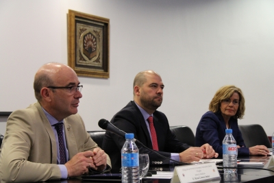 De izqda. a dcha., Manuel Carmona, Enrique Quesada y Julia Muoz.