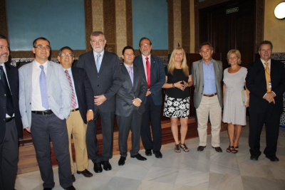 Autoridades y galardonados momentos antes de la inauguracin de las jornadas