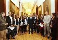 Los integrantes del laboratorio, junto a Alfredo Prez Rubalcaba.