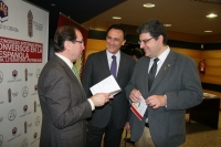 Rafael Jan, concejal de Patrimonio; Jos Carlos Gmez Villamandos, rector de la Universidad de Crdoba; y Enrique Soria, director del Laboratorio de Estudios Judeoconversos