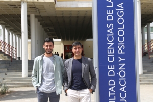 Los investigadores Mariano Núñez y Vicente J. Llorent
